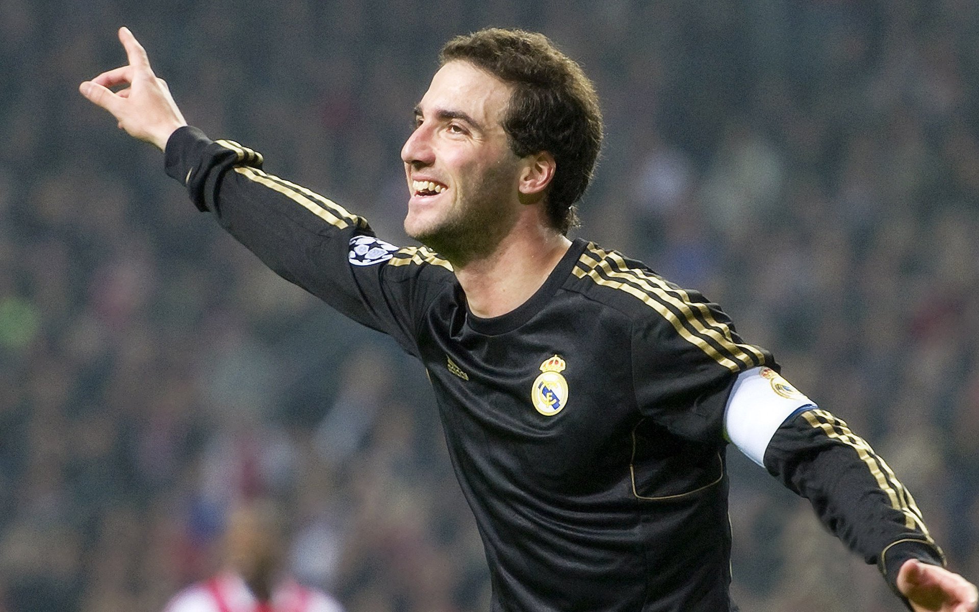 德甲逆转奇迹：攻势不断，胜利触手可及，小德逆转夺冠